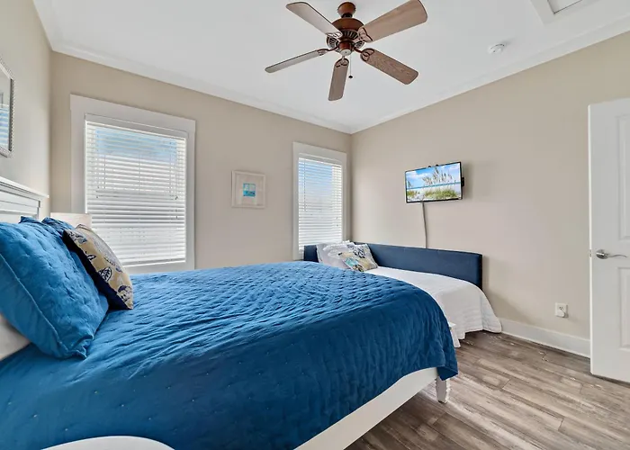 Holiday home Lone Palm By Gsvr - Charming Beachfront Retreat With Great Primary Bed And Bath - Free Activities And Golf Gulf Shores