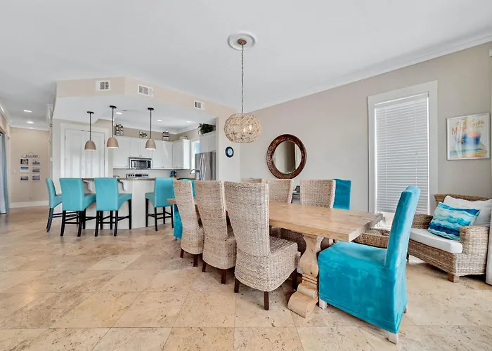 Lone Palm By Gsvr - Charming Beachfront Retreat With Great Primary Bed And Bath - Free Activities And Golf *