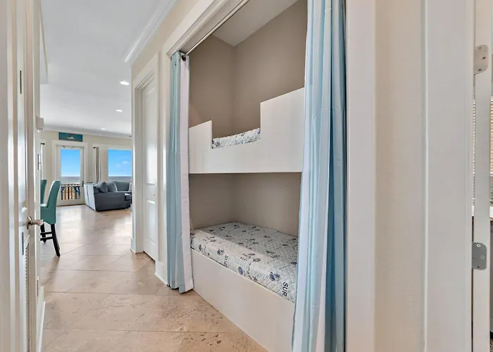 Lone Palm By Gsvr - Charming Beachfront Retreat With Great Primary Bed And Bath - Free Activities And Golf * Gulf Shores