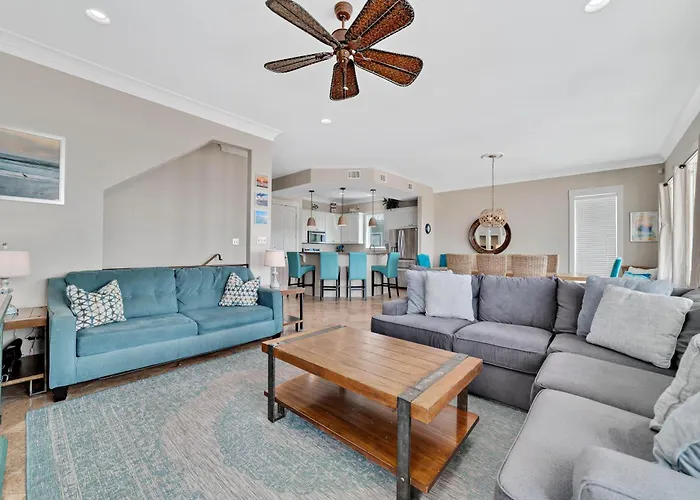 Lone Palm By Gsvr - Charming Beachfront Retreat With Great Primary Bed And Bath - Free Activities And Golf Holiday home Gulf Shores