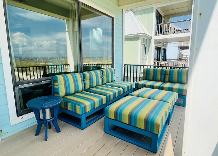 Lone Palm By Gsvr - Charming Beachfront Retreat With Great Primary Bed And Bath - Free Activities And Golf Holiday home Gulf Shores